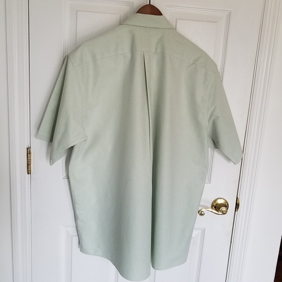 L.L. Bean Short Sleeve button down Oxford Shirt Wrinkle Free - Picture 2 of 7